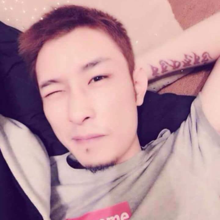 难得拥抱的第一张照片--三明相亲服务中心