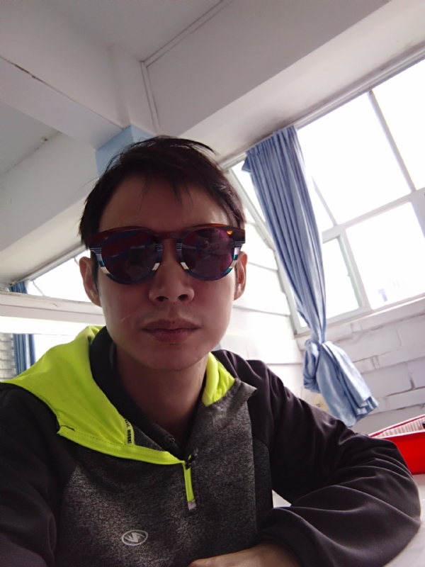 五华移民男的第一张照片--三明相亲服务中心