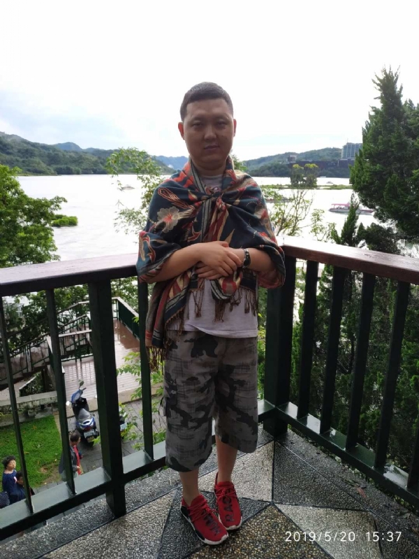爱情里的俩个人的第一张照片--三明相亲服务中心