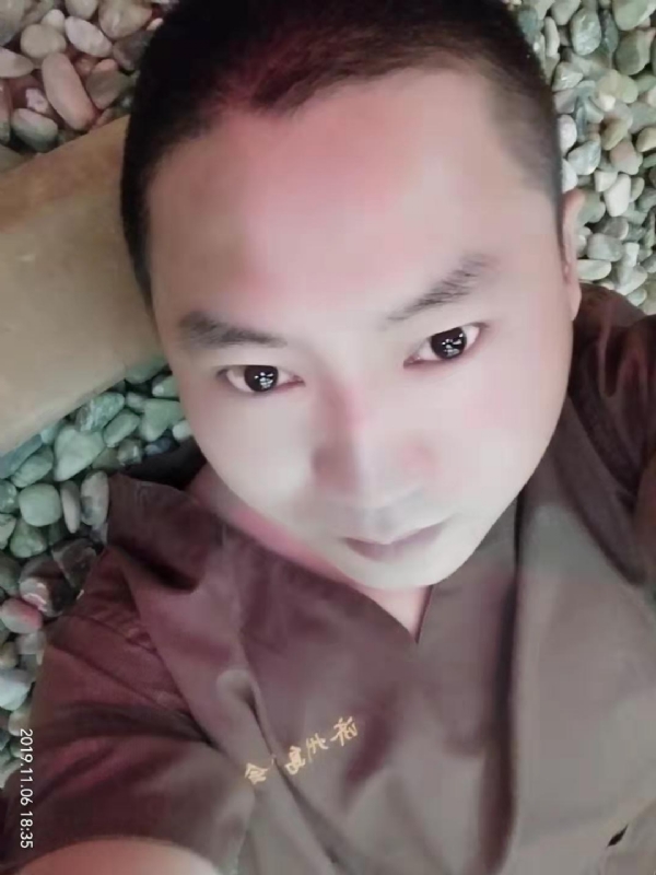 红枫叶的第一张照片--三明相亲服务中心