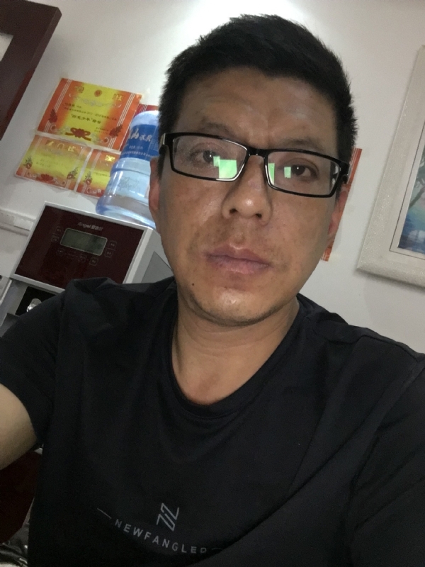 牵手的第三张照片--三明相亲服务中心