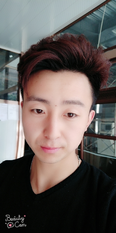 拼命微笑的第三张照片--三明相亲服务中心