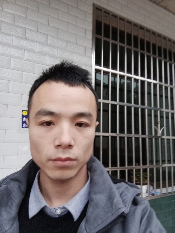 笑得那么开心的第一张照片--三明相亲服务中心