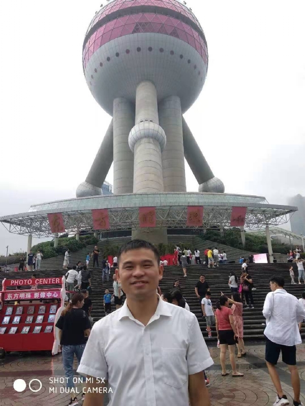 小猫吃老鼠的第一张照片--三明相亲服务中心