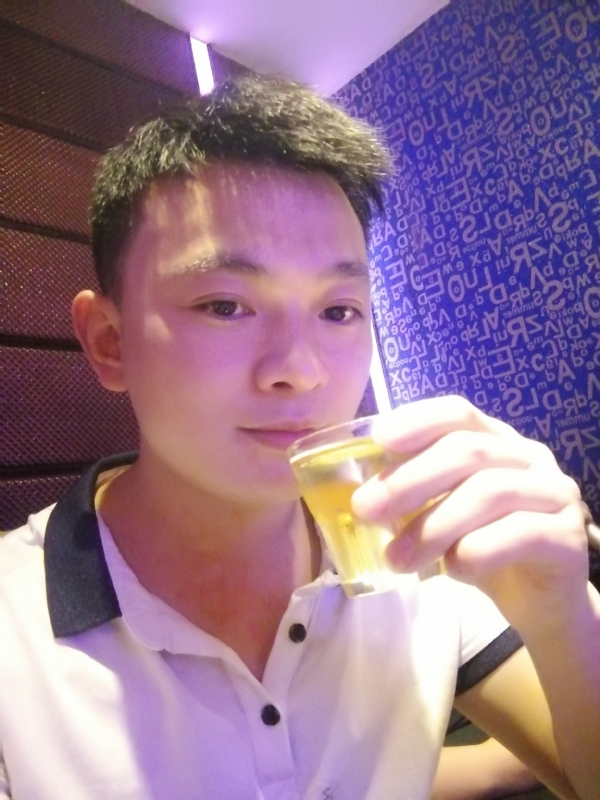 幸福的拥抱的第一张照片--三明相亲服务中心