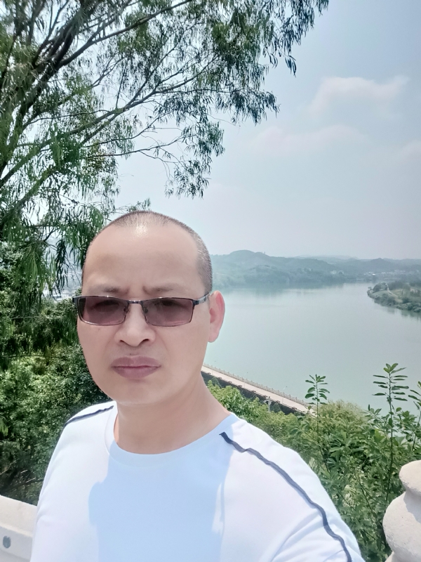 随缘随性的第一张照片--三明相亲服务中心
