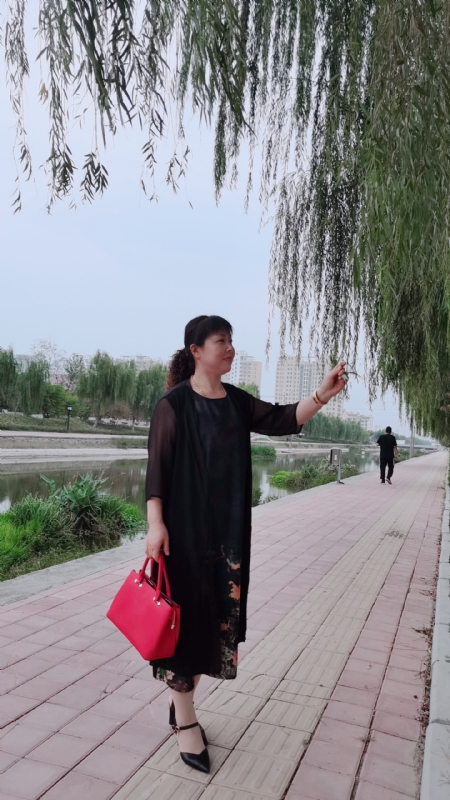 周本玲的第一张照片--三明相亲服务中心