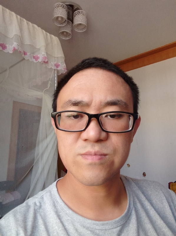 小涨常鸿的第一张照片--三明相亲服务中心