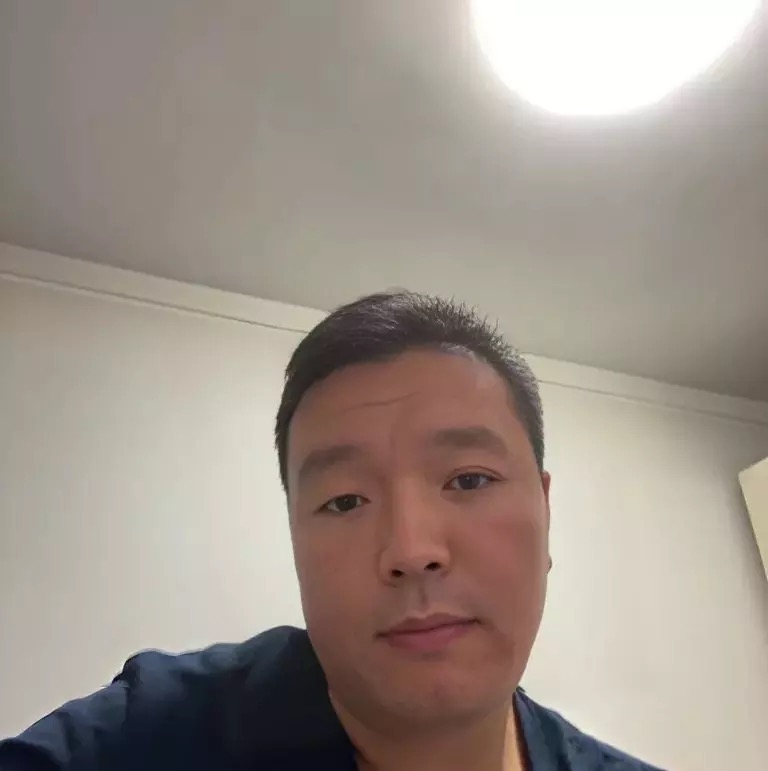穿唐装的松鼠的第一张照片--三明相亲服务中心