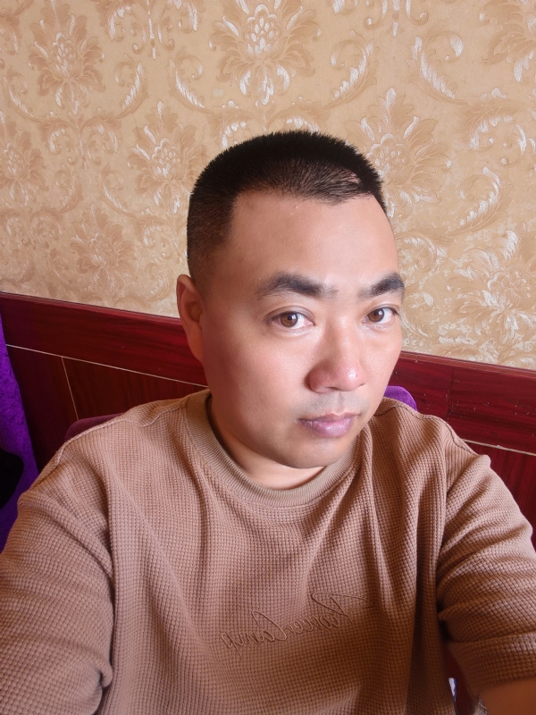 擦亮眼睛向前看的第一张照片--三明相亲服务中心