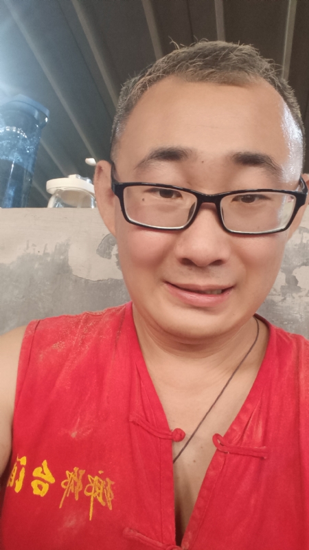 黑黑一笑的第二张照片--三明相亲服务中心