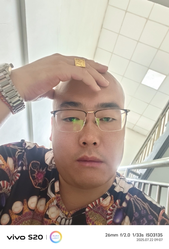 一生诺言的第五张照片--三明相亲服务中心